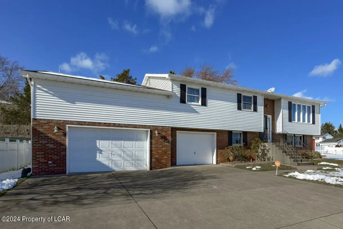 103 Mockingbird Drive, Edwardsville in Edwardsville