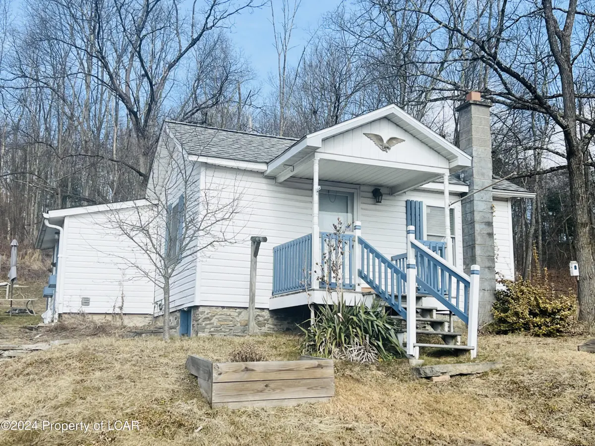 229 Bloomingdale Road, Shickshinny in Shickshinny