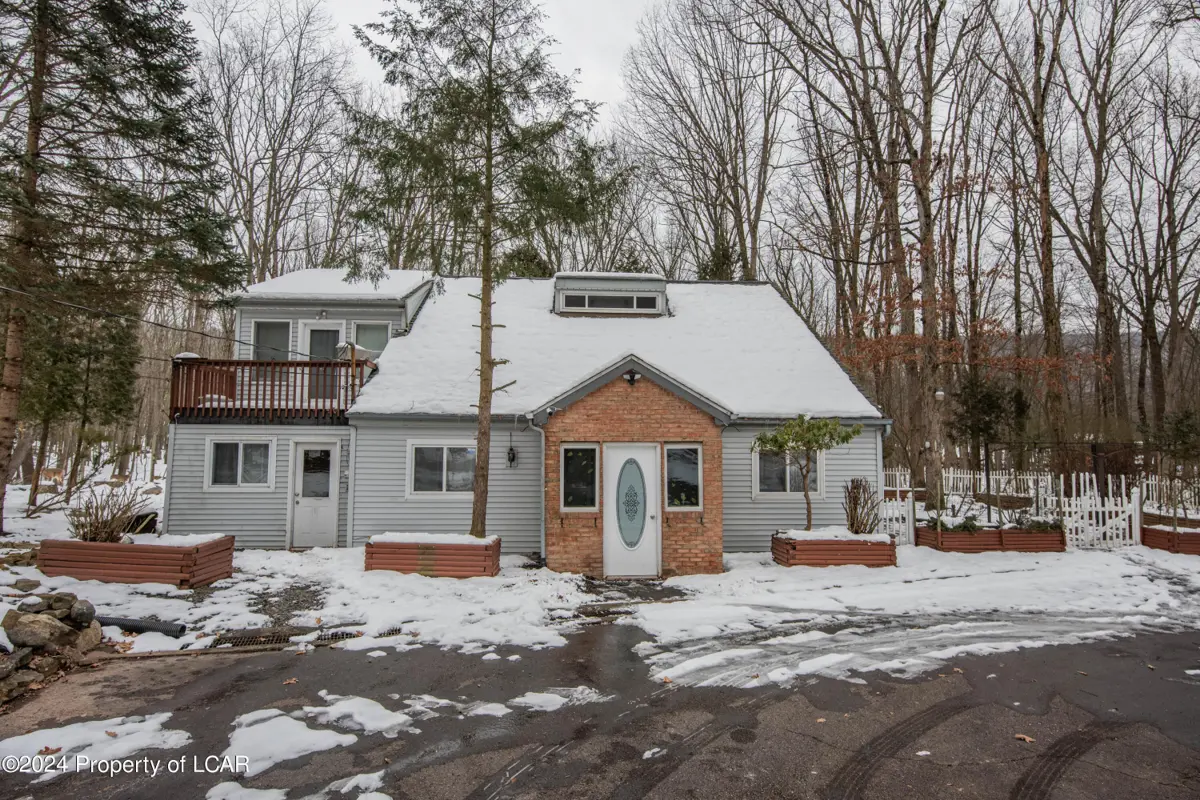 248 W Lake Valley Drive, Hazleton in Hazleton