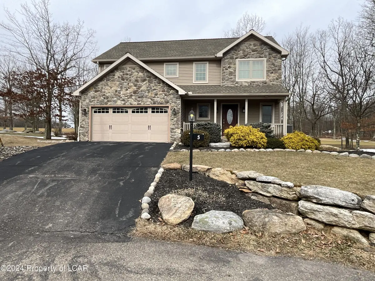 5 Turnberry Court, Hazle Township in Hazle Township