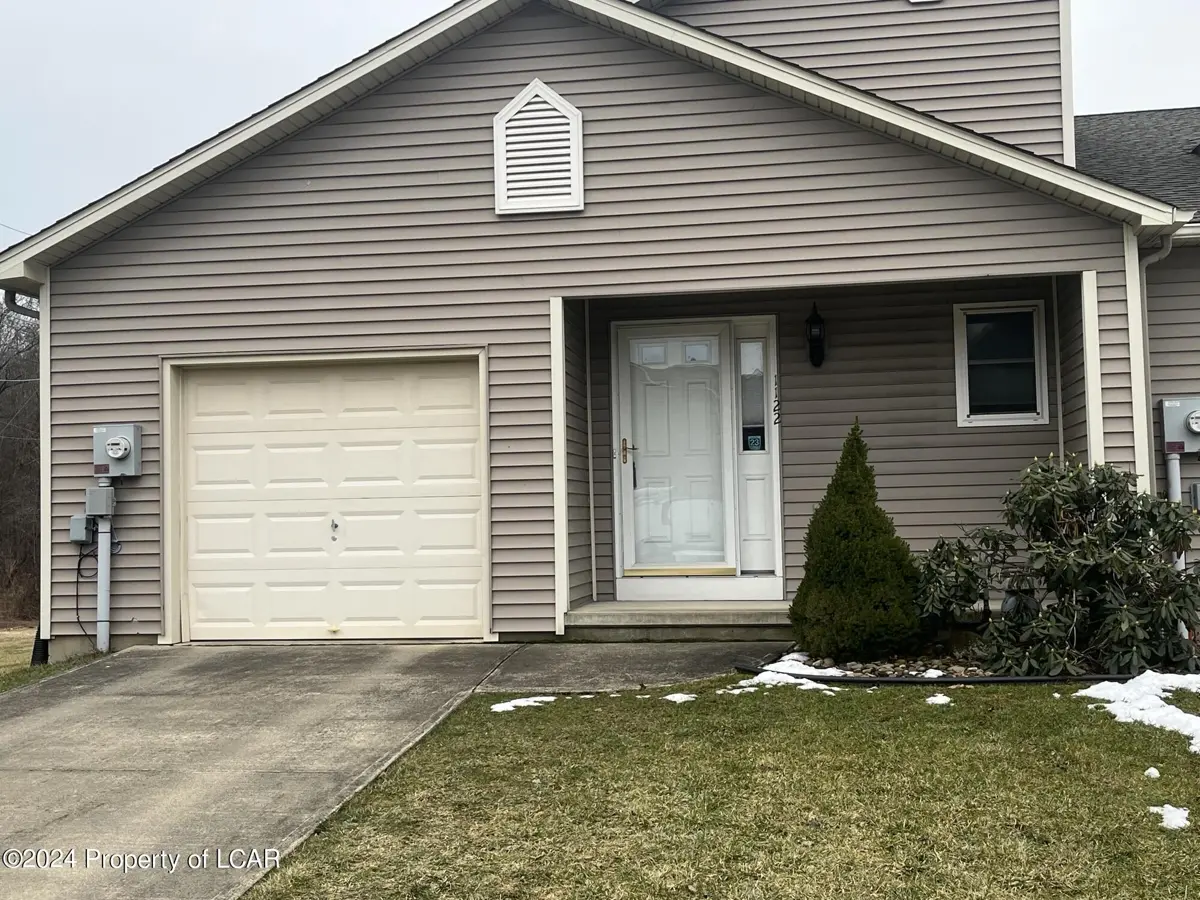 1122 Sunset Drive, Pittston Township in Pittston Township