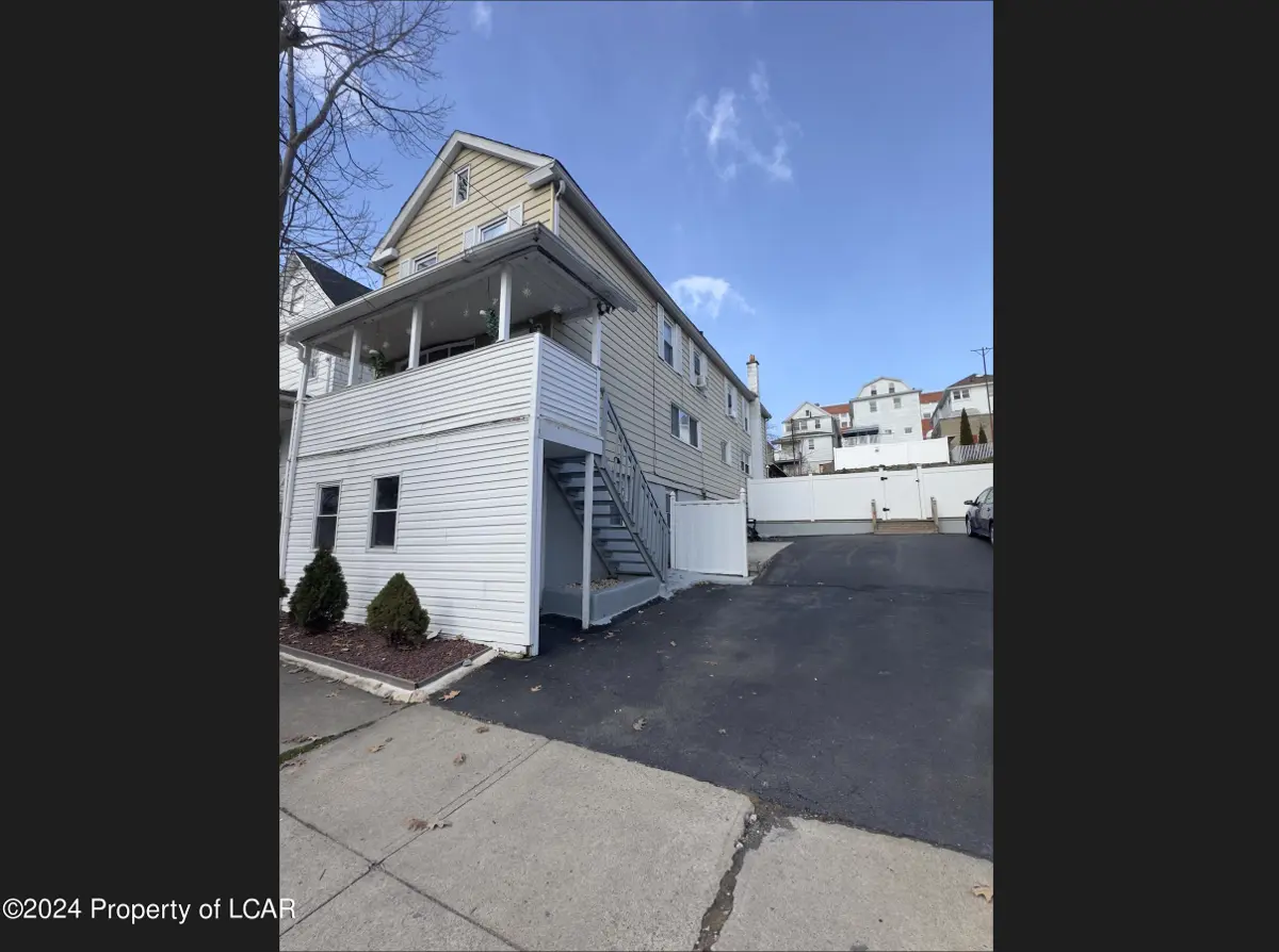 724 N Washington Street, Wilkes-Barre in Wilkes-Barre