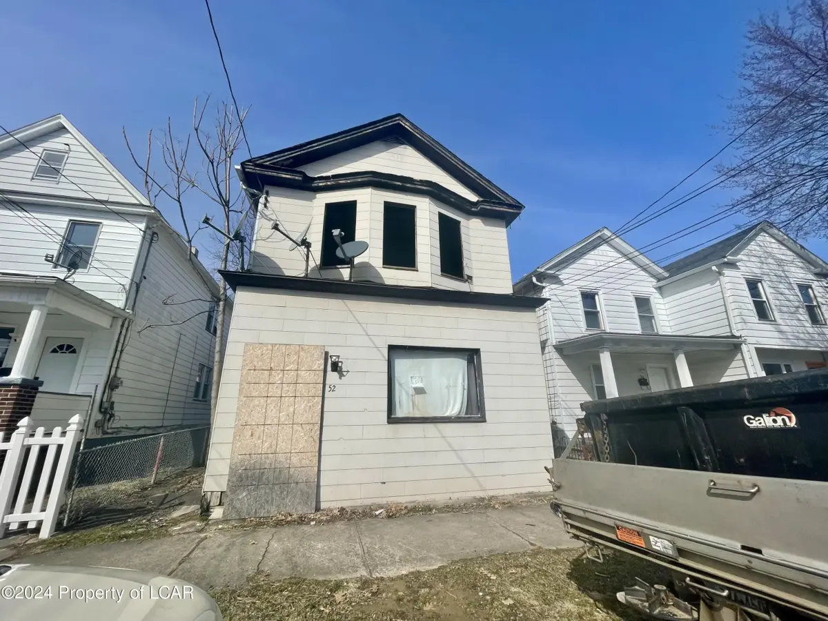 52 N Meade Street, Wilkes-Barre in Wilkes-Barre