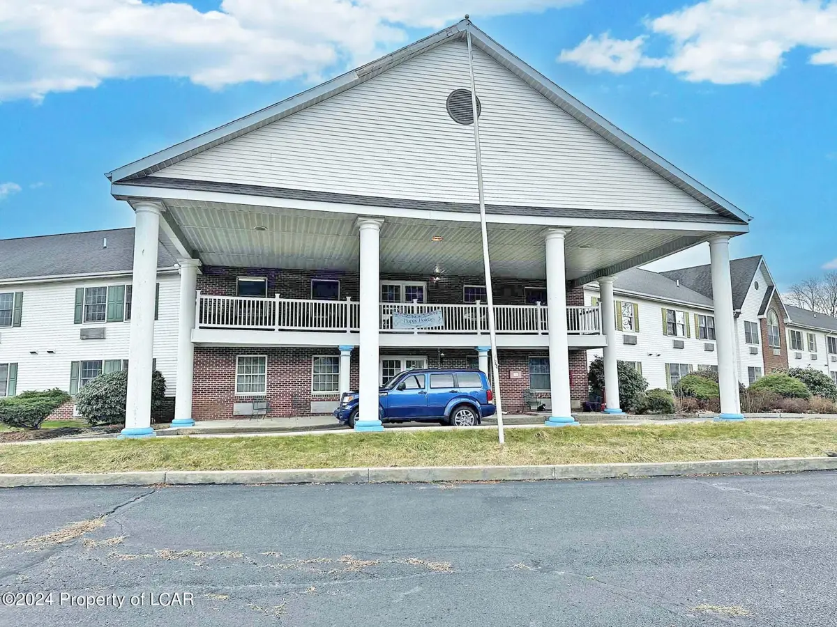 300 Courtright Avenue, Wilkes-Barre in Wilkes-Barre