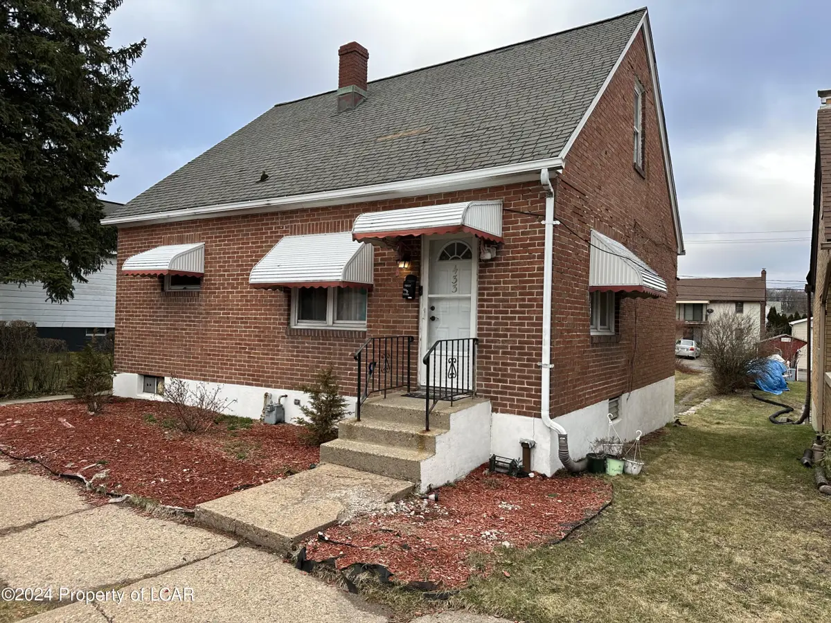 433 Carleton Avenue, Hazleton in Hazleton