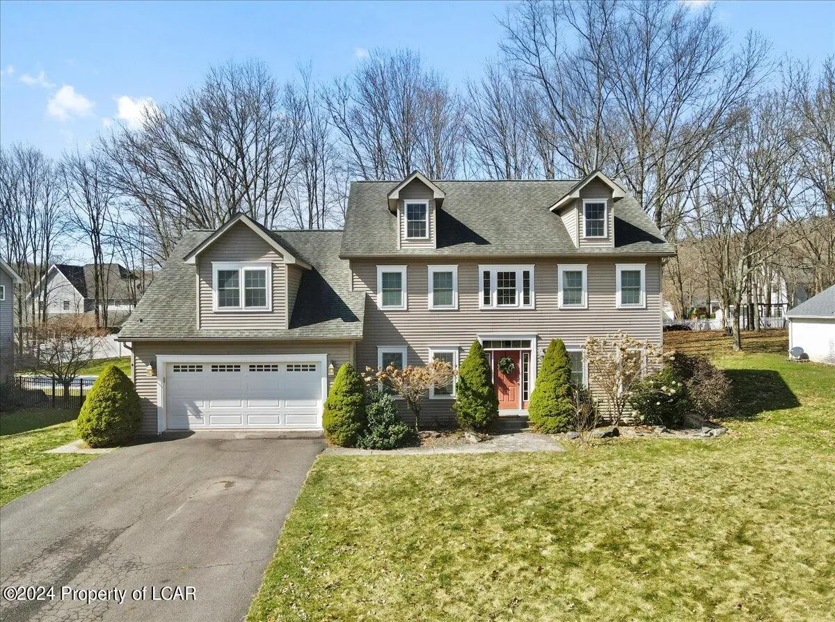120 Lakeview Drive, Mountain Top in Mountain Top
