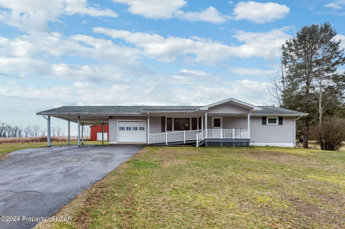 446 Broadway Road, Shickshinny in Shickshinny