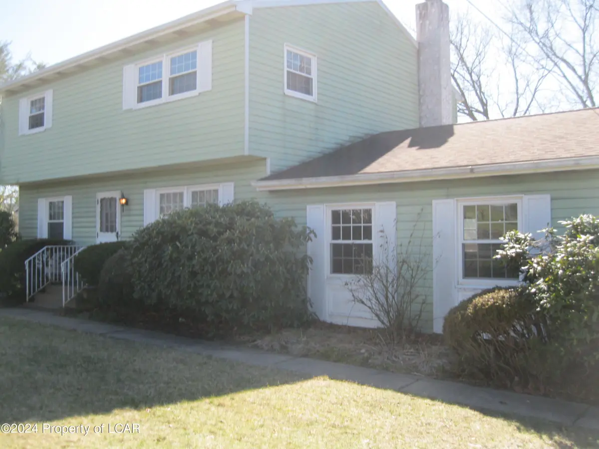 2 Dogwood Drive, Wilkes-Barre in Wilkes-Barre