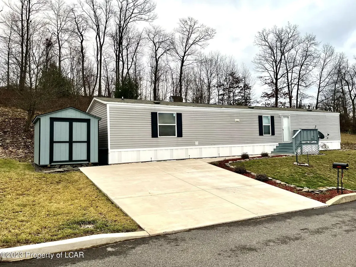 509 Hummingbird Drive, Shavertown in Shavertown