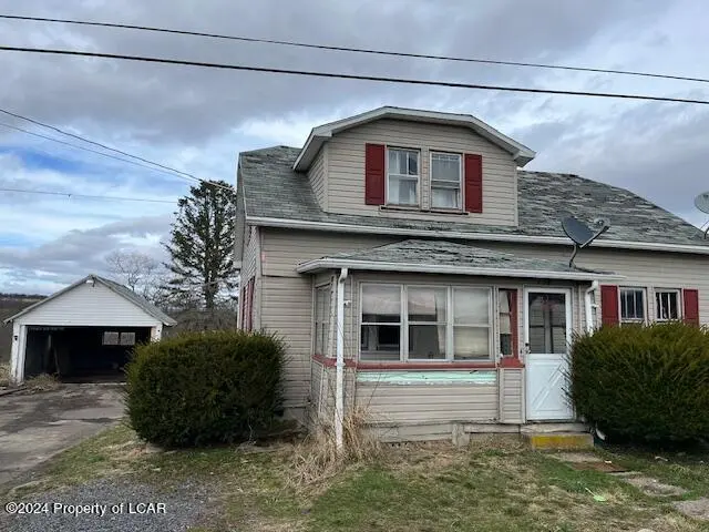 754 E County Road, Wapwallopen in Wapwallopen