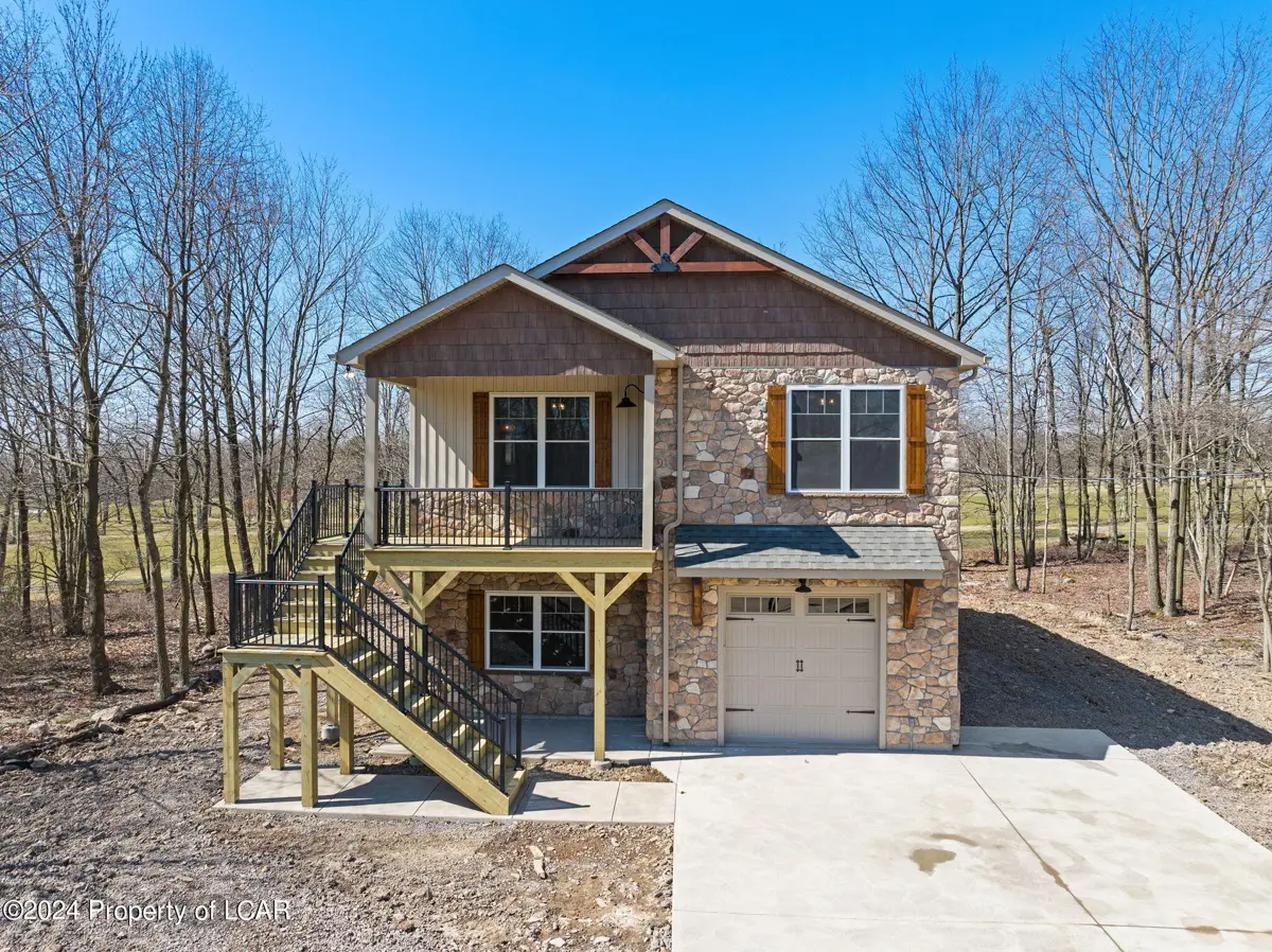 42 Spyglass Drive, Hazle Township in Hazle Township