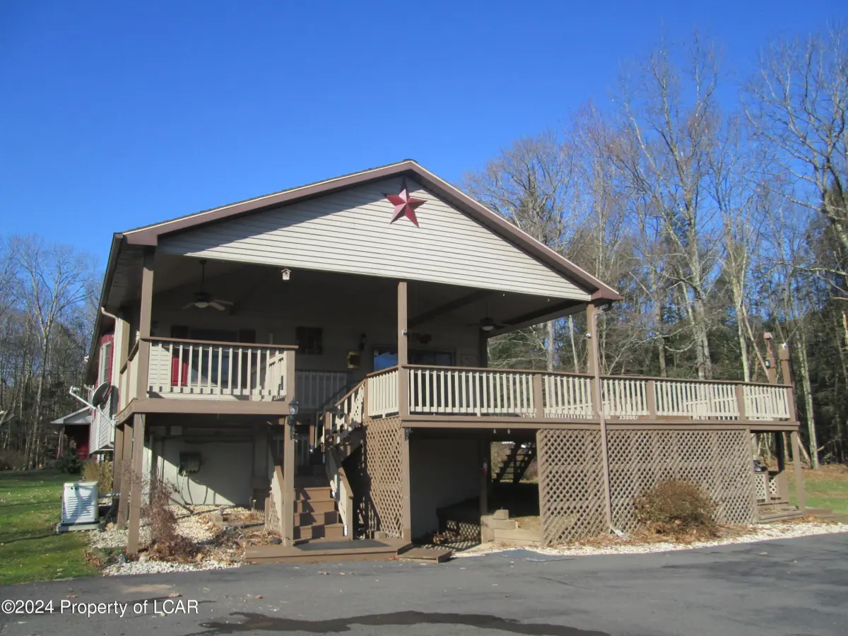 6 Carson Lane, Shickshinny in Shickshinny