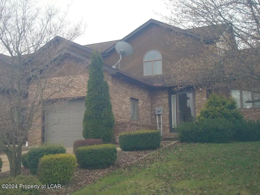 62 Countrywood Drive, Hanover Township in Hanover Township