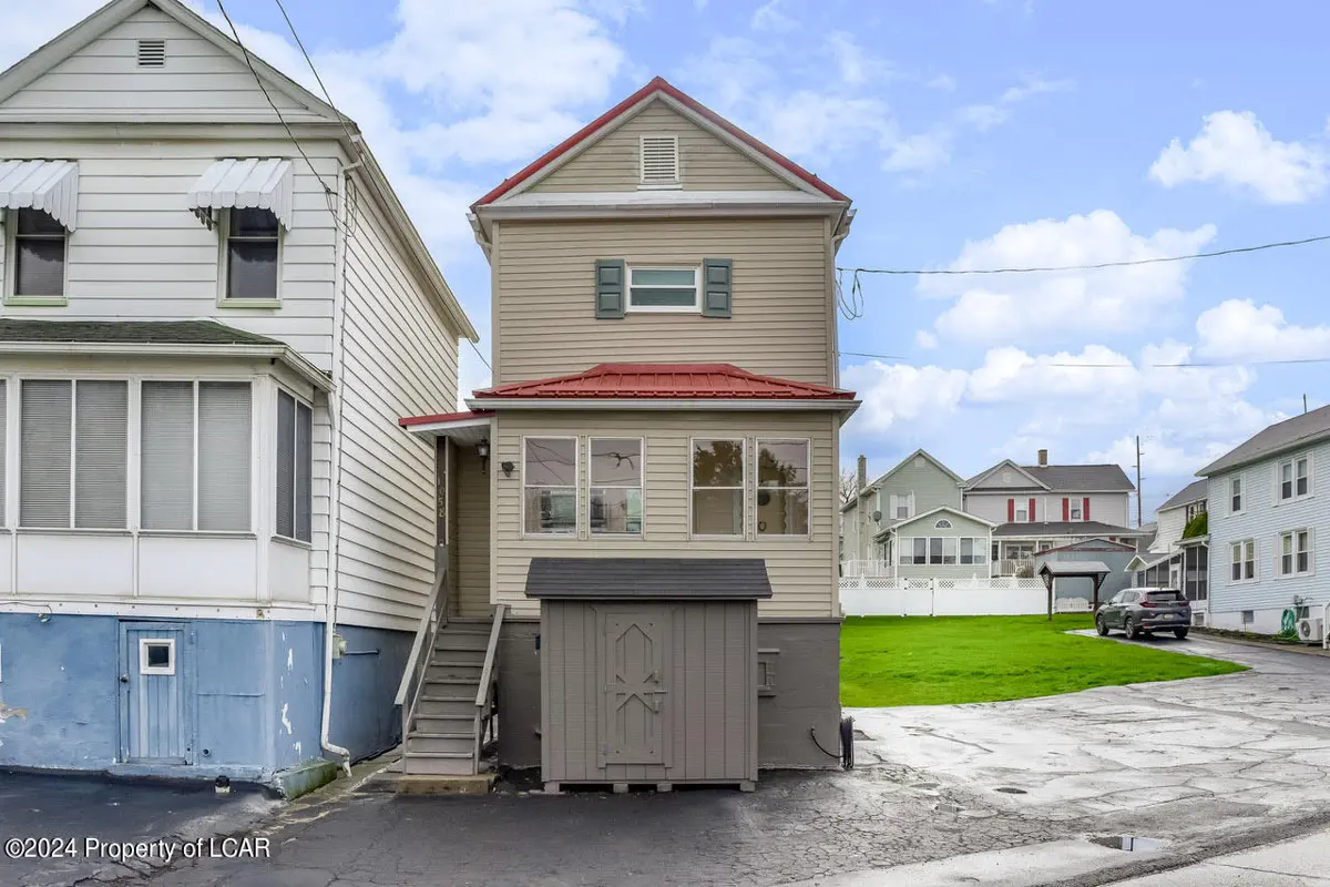 1058 Mary Street, Hanover Township in Hanover Township