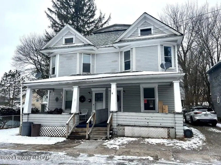 1 1/2 Jeffery Street, Carbondale in Carbondale