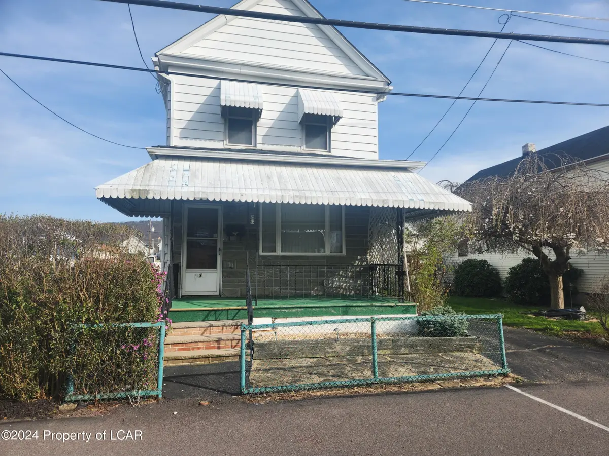 136 Kent Lane, Wilkes-Barre in Wilkes-Barre