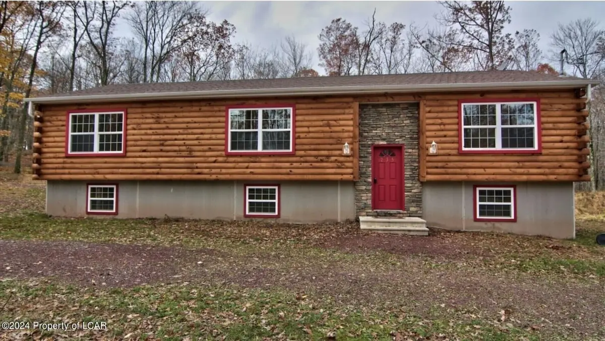 255 Hillary Drive West, Freeland in Freeland