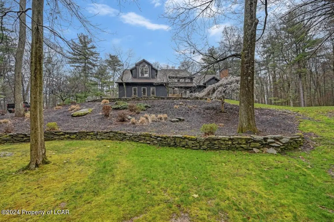 9 Stone Moss Drive, Shavertown in Shavertown