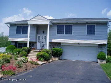 126 Cedarwood Drive, Wilkes-Barre in Wilkes-Barre
