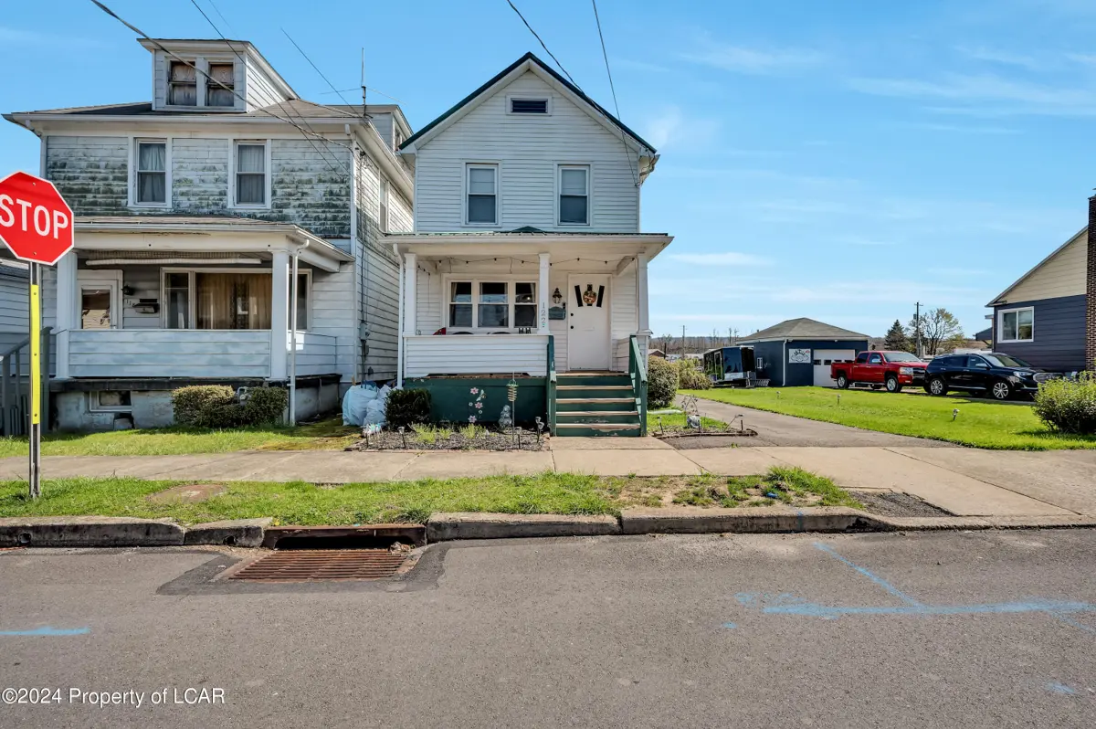122 Lyndwood Avenue, Hanover Township in Hanover Township
