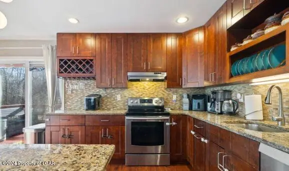 1232 Pocono Mountain Lake Drive, Bushkill in Bushkill