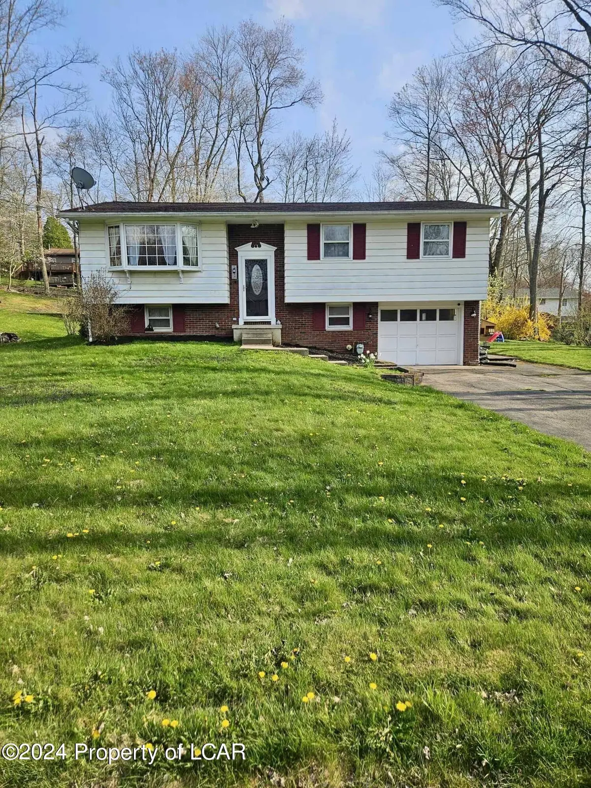 16 Regina Drive, Mountain Top in Mountain Top