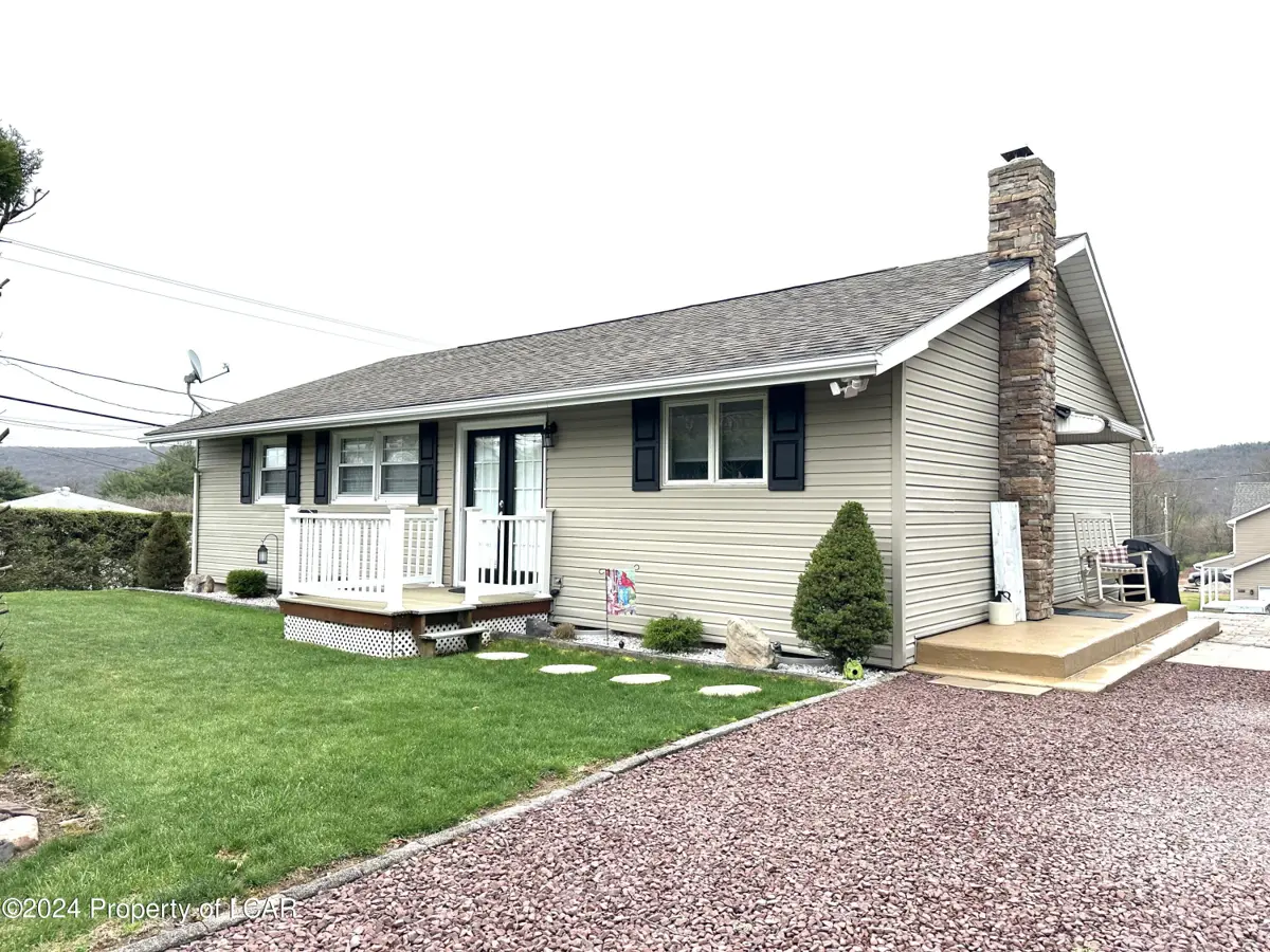 40 Wayne Avenue, Tamaqua in Tamaqua