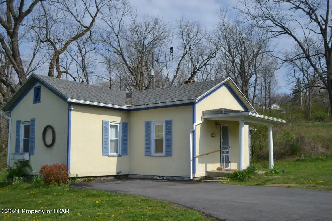 319 Carbondale Road, South Abington Township in South Abington Township