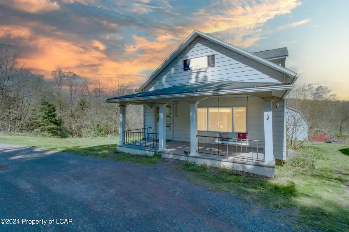 397 Reyburn Road, Shickshinny in Shickshinny