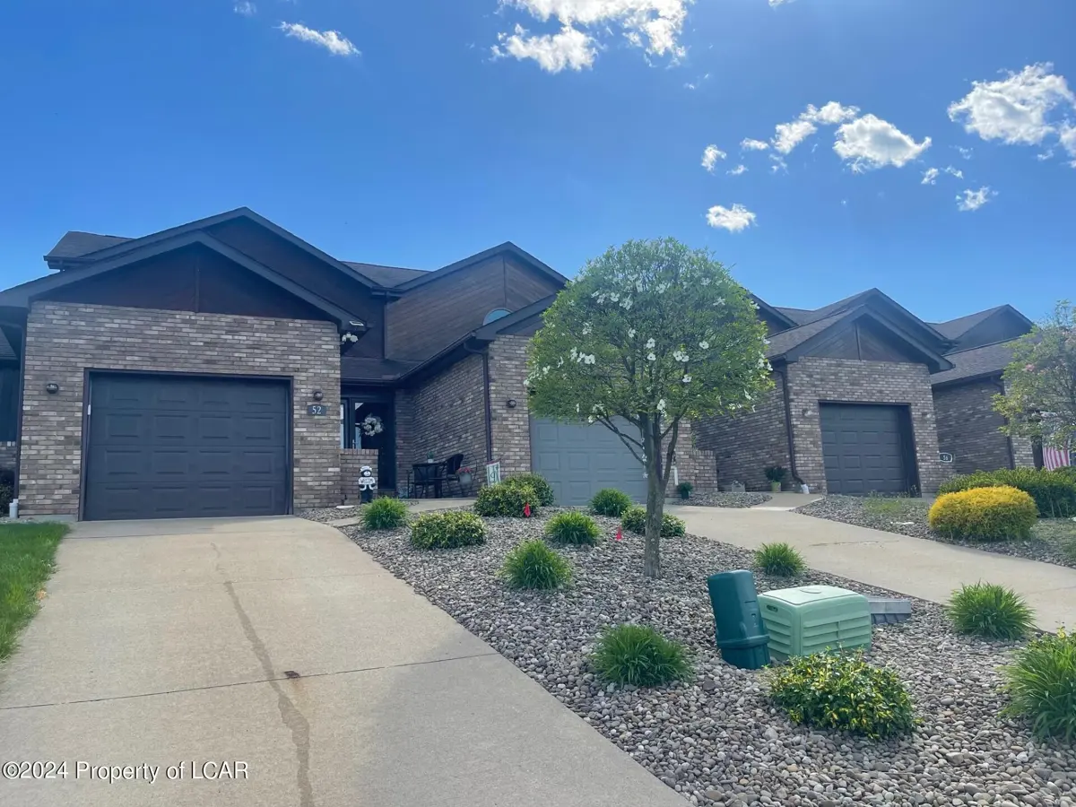 52 Countrywood Drive, Hanover Township in Hanover Township