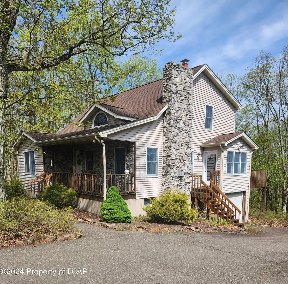 301 Country Club Drive, Hazleton in Hazleton