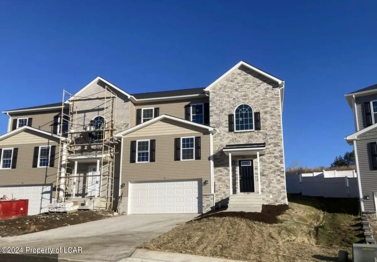 15 Anna Drive, Hanover Township in Hanover Township