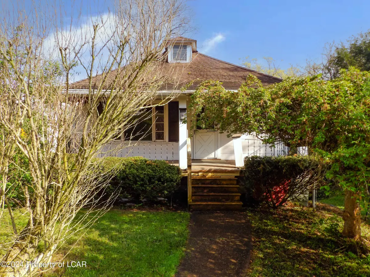 113 E Center Street, Shavertown in Shavertown