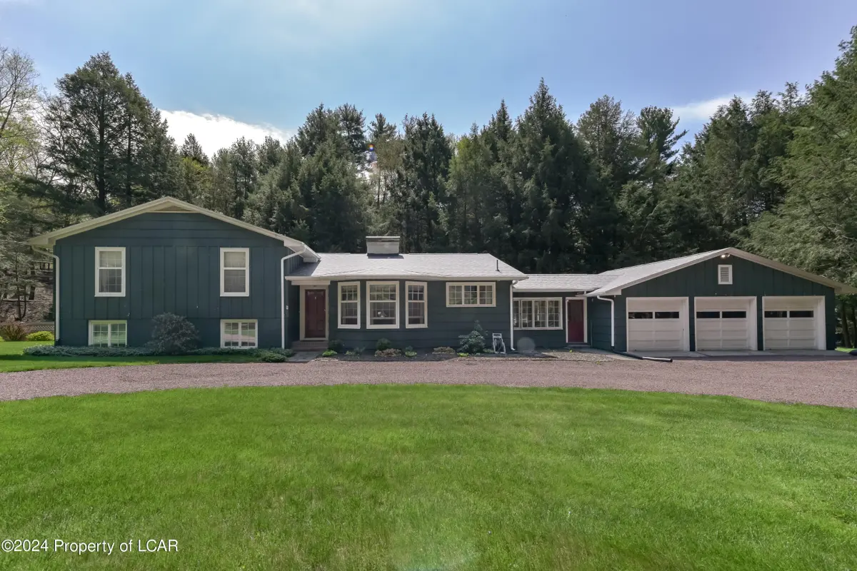 11 Hedge Road, Bear Creek Village in Bear Creek Village
