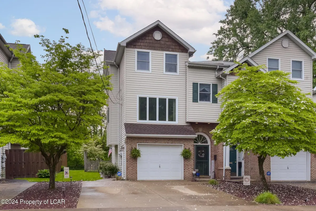 114 S Thomas Street, Edwardsville in Edwardsville