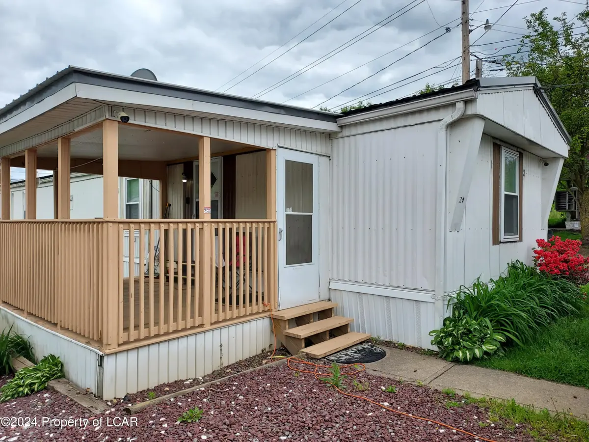 20 San Souci Trailer Park Court, Hanover Township in Hanover Township