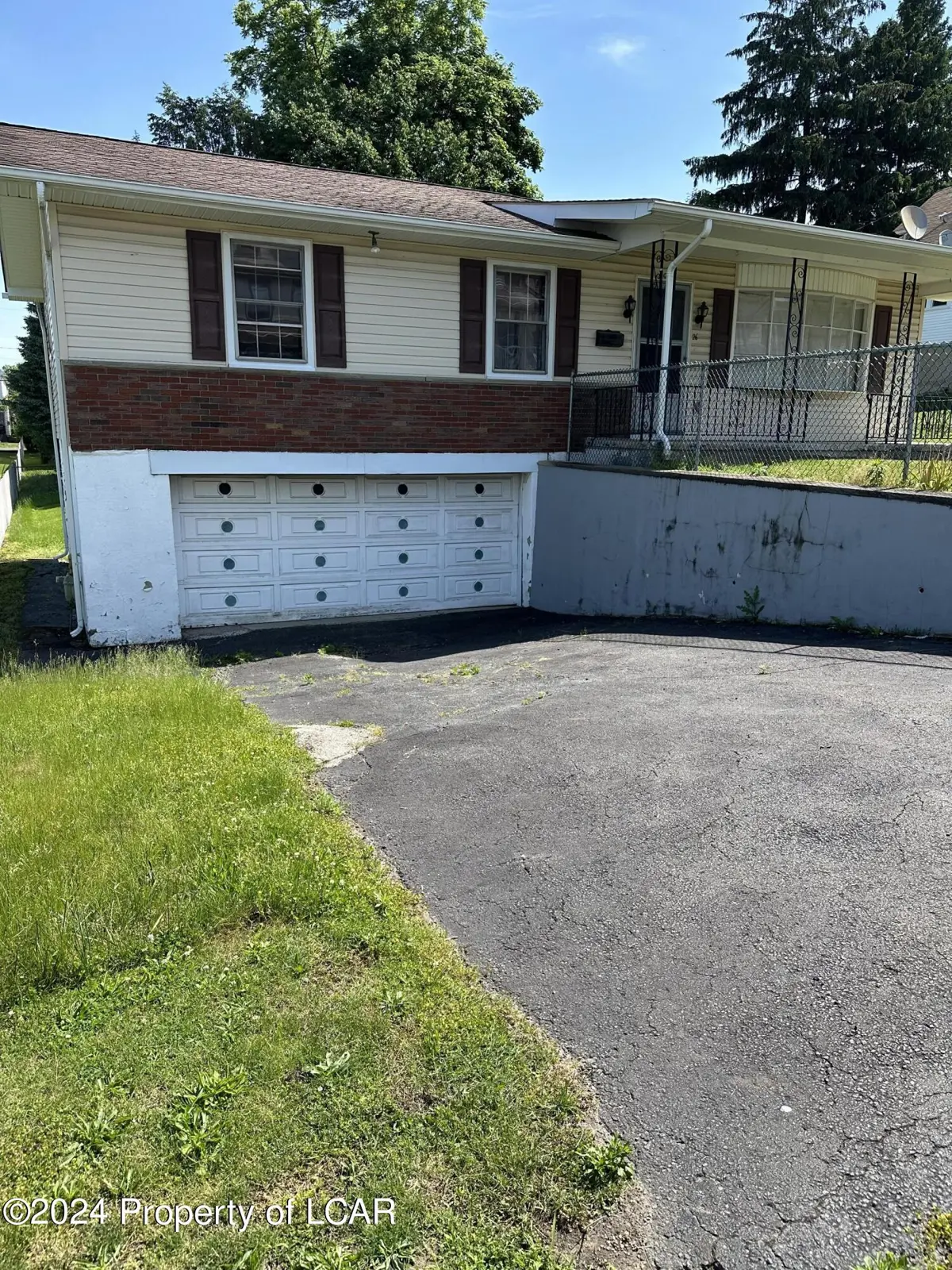 26 Fall Street, Ashley in Ashley