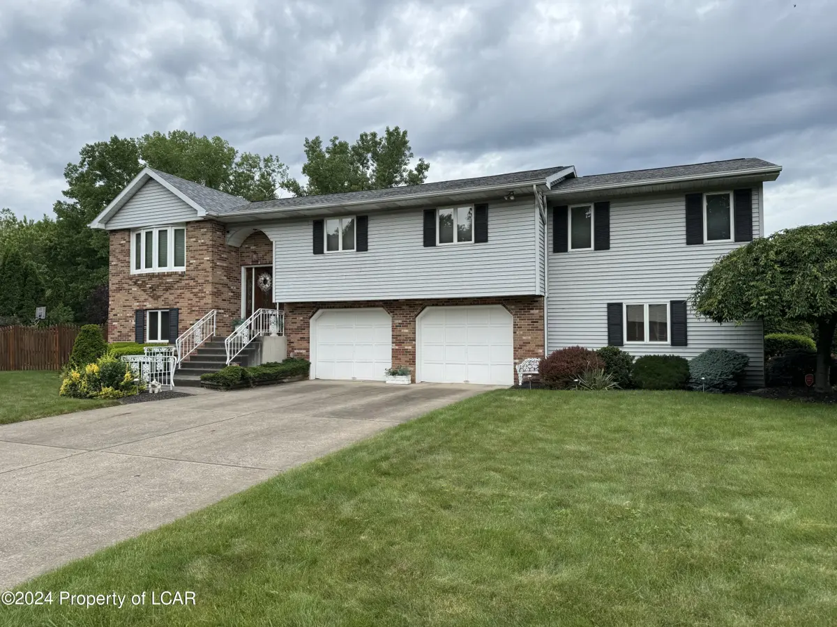 18 Gail Drive, Plains in Plains