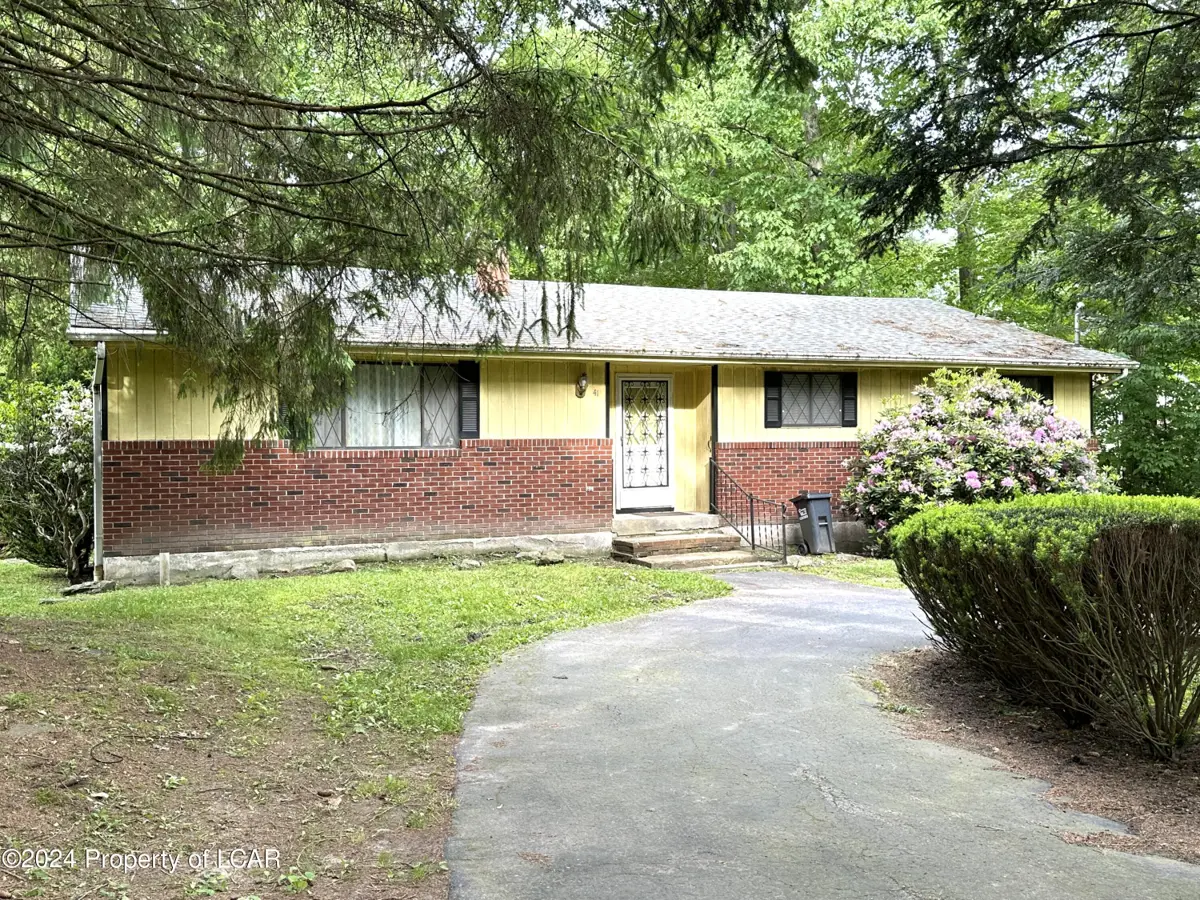 41 Fern Drive, Mountain Top in Mountain Top