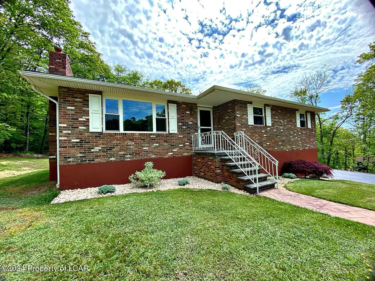 201 Willow Drive, Jefferson Township in Jefferson Township