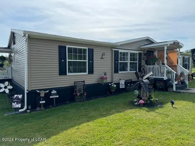504 Hummingbird Drive, Shavertown in Shavertown