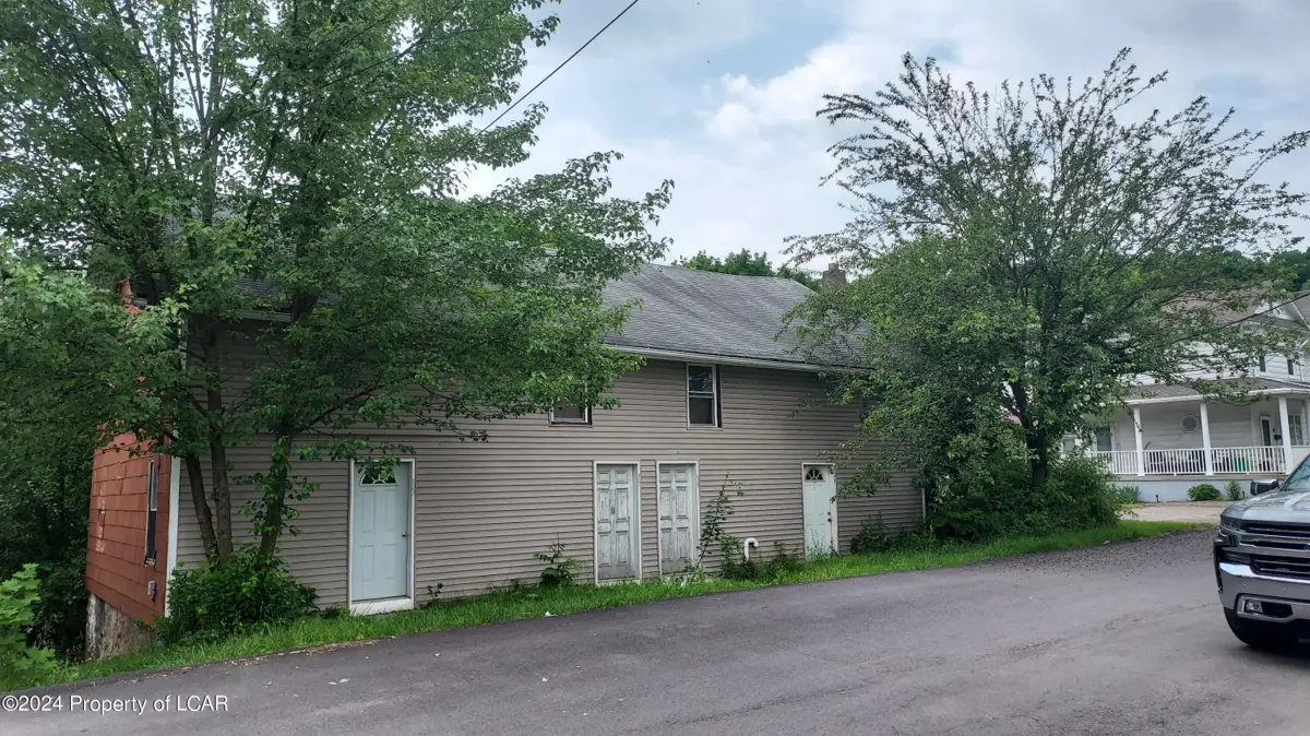15-21 Murray Street, Larksville in Larksville