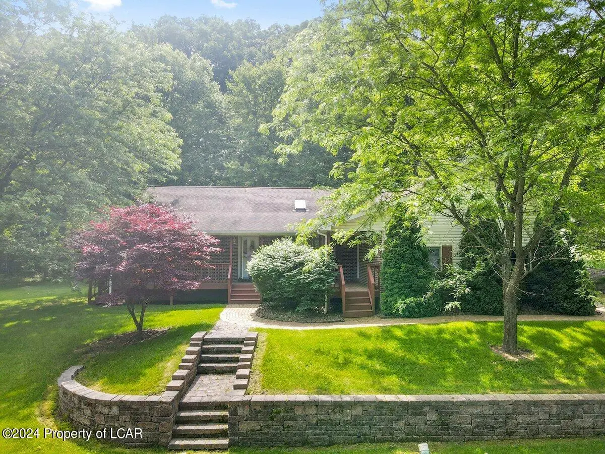 231 Skyline Drive, Shavertown in Shavertown