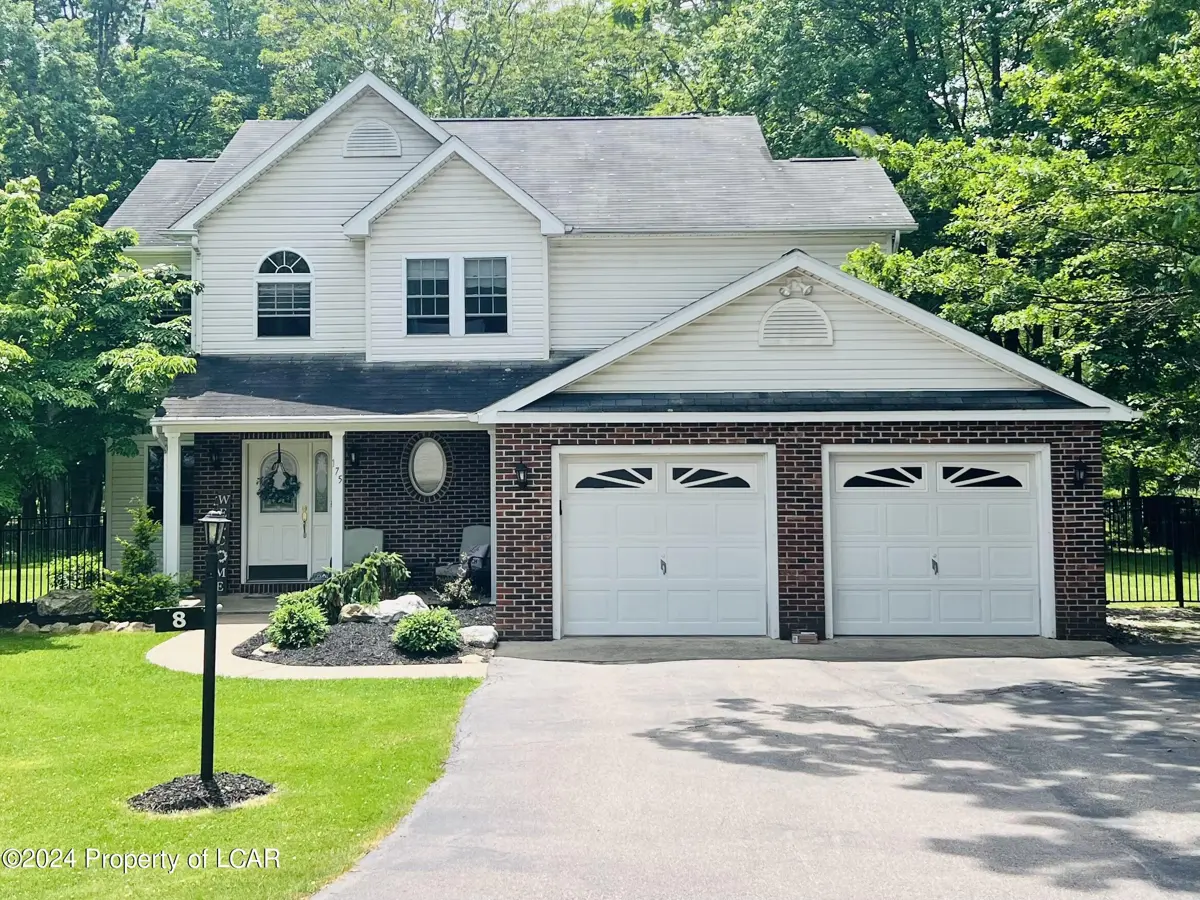 8 Kendall Circle, Hazleton in Hazleton
