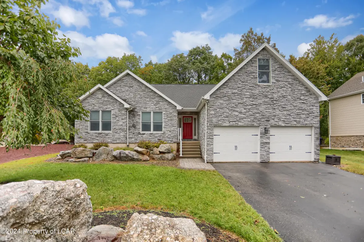 48 Turnberry Ln, Hazle Township in Hazle Township