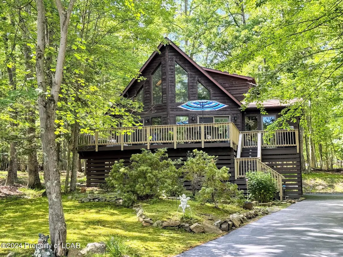 439 W Lake Valley Drive, Hazleton in Hazleton