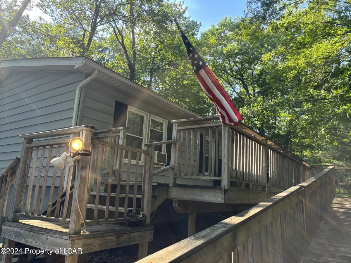122 Willet Way, Henryville in Henryville