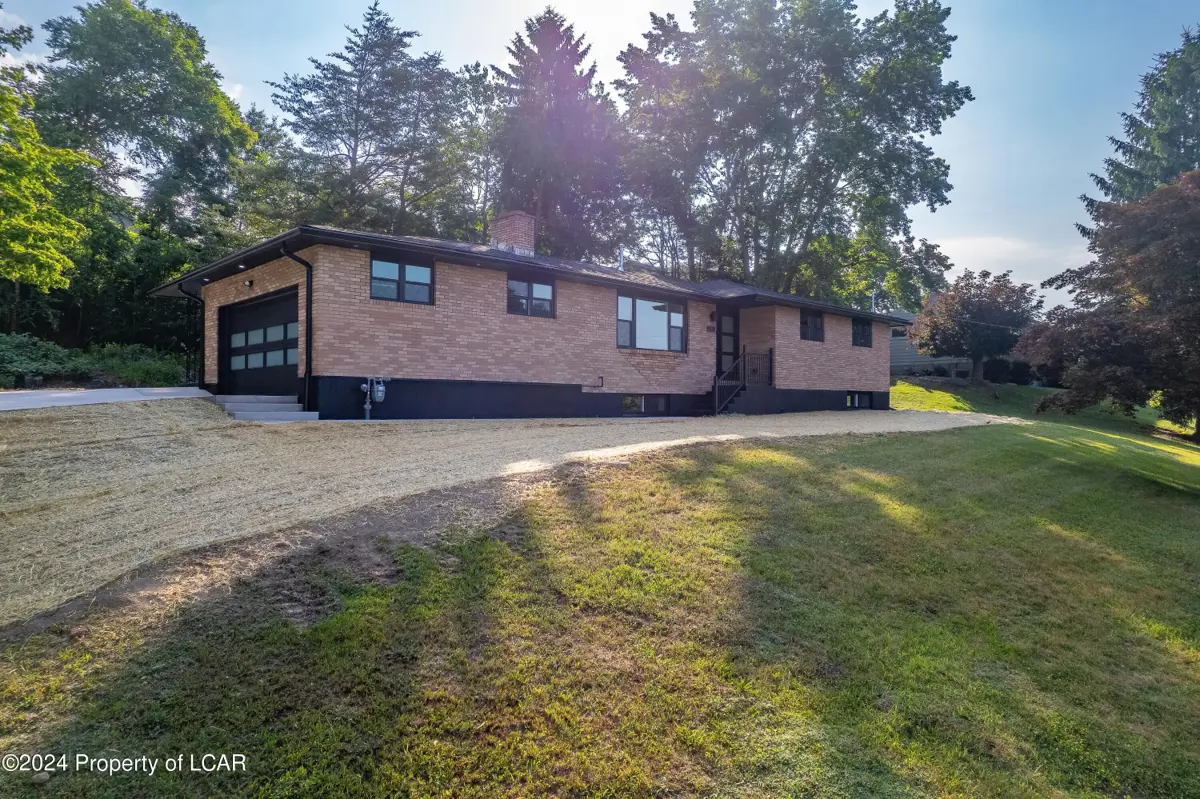 101 Maple Lane, Pittston in Pittston