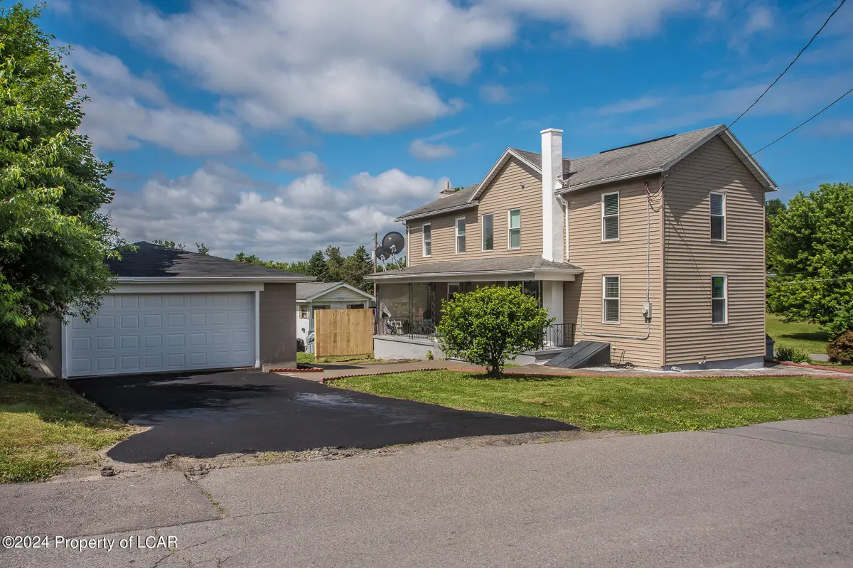 24 Drake, Hughestown in Hughestown