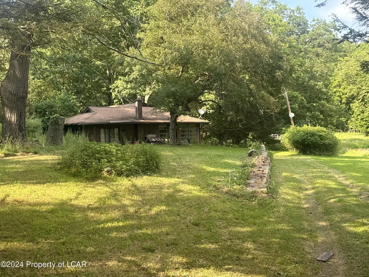 200 Sunset Lake Road, Shickshinny in Shickshinny